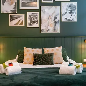 Apartment Huswell - Stylish In The Heart Of